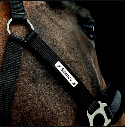 Fellhalfter Unique mit individueller Gravur